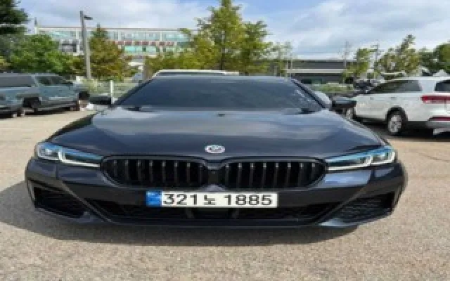 수원차동차중고 5시리즈 (G30) M550i xDrive 매물 사진 3 - 2023/08 19,200km