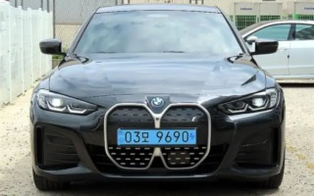 수원차동차중고 i4 eDrive 40 매물 사진 1 - 2022/06 163,993km
