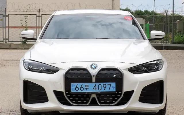 수원차동차중고 i4 eDrive 40 매물 사진 10 - 2022/05 127,934km